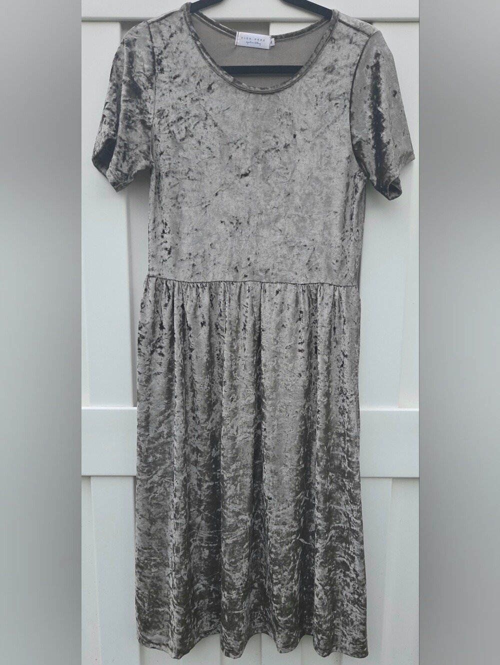Sign Here Signature Clothing Women's Gray Velvet Dress Size Medium. Modest